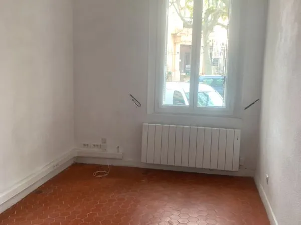 Joli local professionnel bien placé