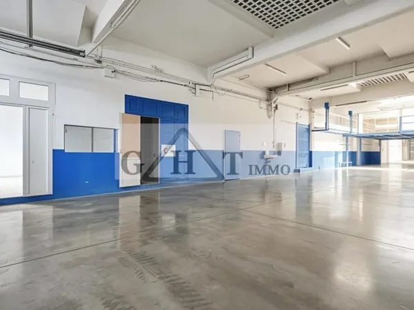 Local d'activités 500m2 à louer Montreuil