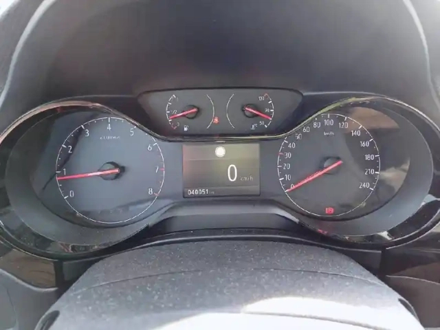 Opel Corsa 1.2 turbo 100 ch bvm6 — photo 33
