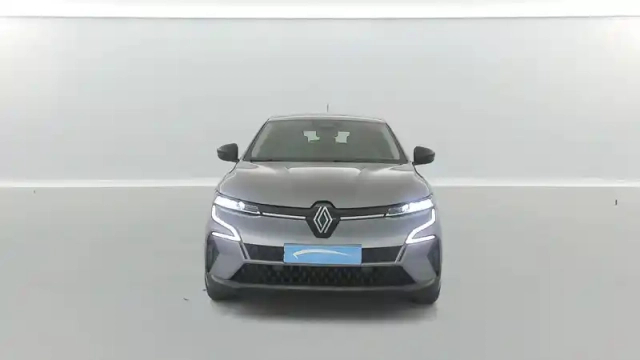 Renault Megane e-tech ev40 130ch standard charge — photo 33