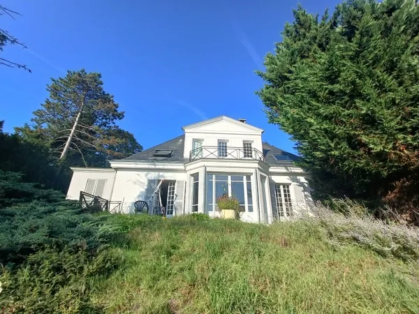 Belle chambre d'étudiant indépendante dans maison de famille