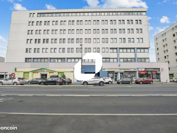 Bureau 980 m²