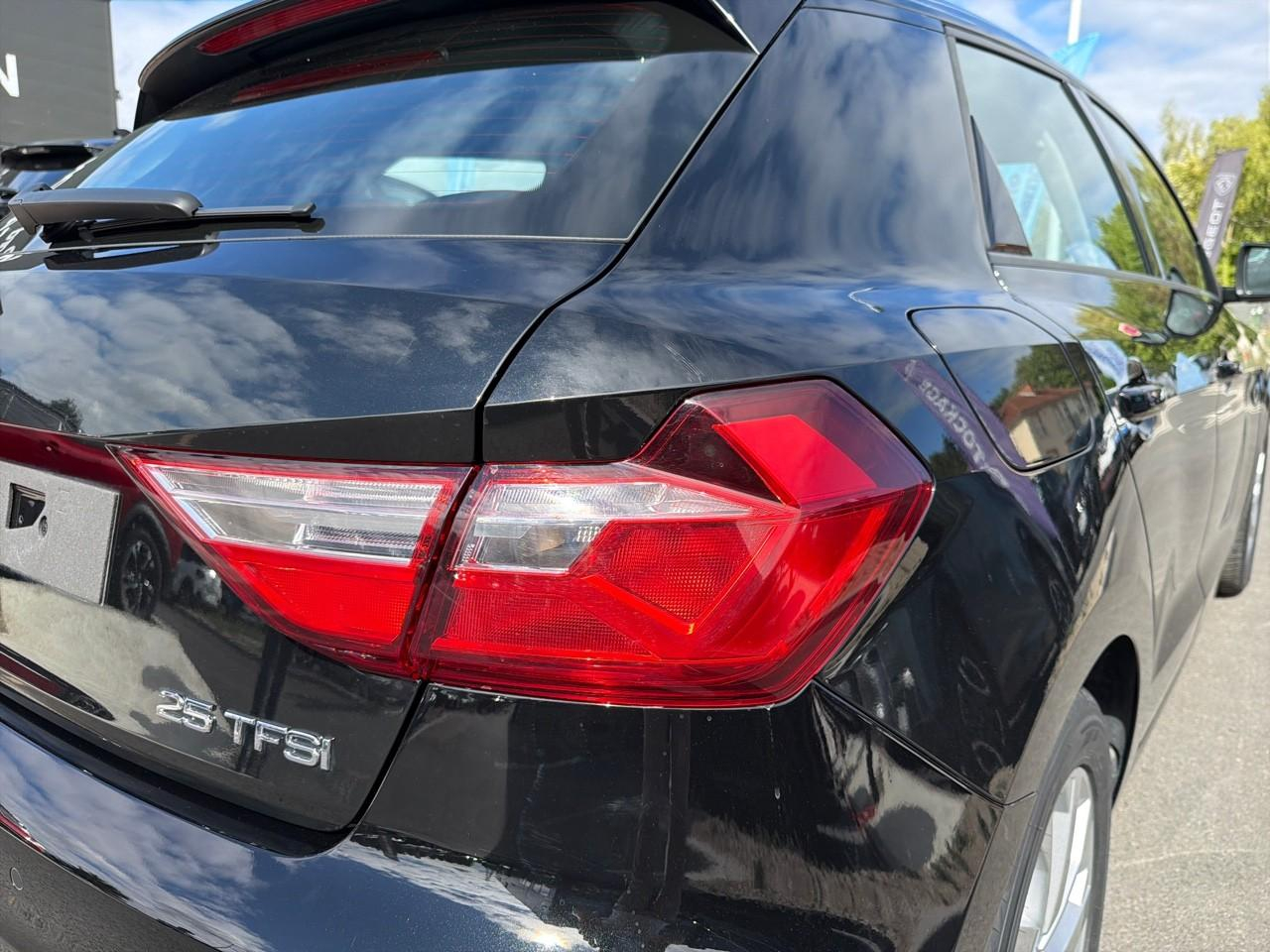 Audi A1 sportback 25 tfsi 95ch advanced — photo 28