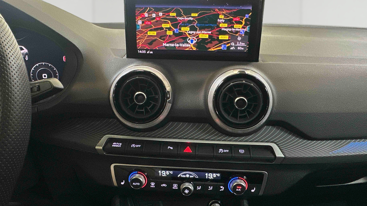 Audi Q2 35 TFSI 150 S tronic 7 — photo 14