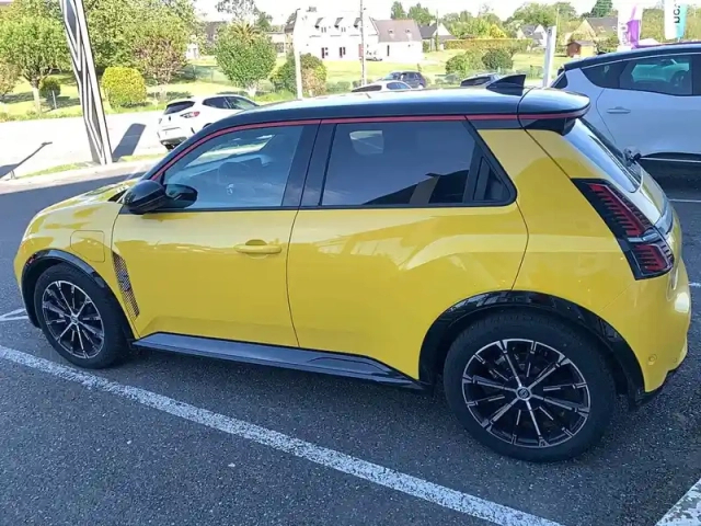 Renault 5 renault  e-tech electrique 10 ch autonomie confort — photo 3