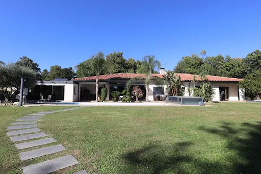 Villa 8 pièces 325 m²