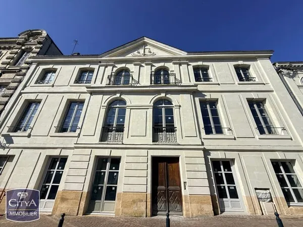 Commerce Vente Chinon  50m² 86100€