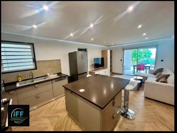 MAGNIFIQUE T3 MEUBLE EN REZ DE CHAUSSEE ST PIERRE