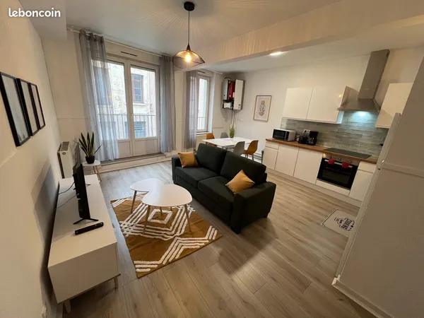 Chambre meublée en colocation - centre-ville Saint-Etienne - Courte durée Septembre 2026