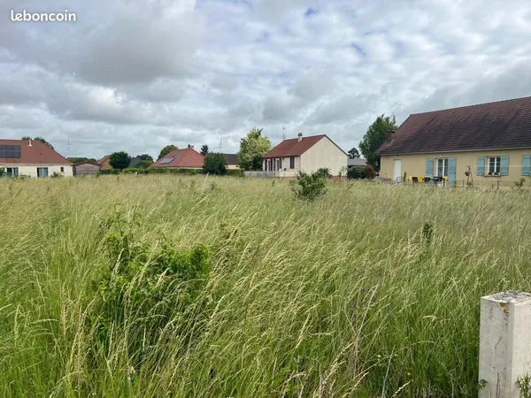 Terrain 1 700 m² Les Grandes Chapelles