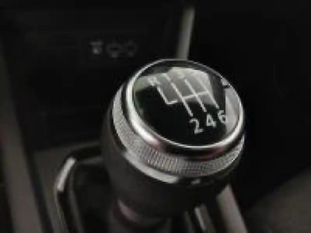 Renault Clio 1.0 tce 90ch equilibre — photo 15
