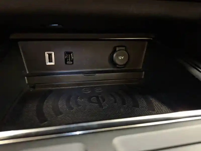Citroën C5 Aircross hybride rechargeable 225 e-eat8 — photo 26