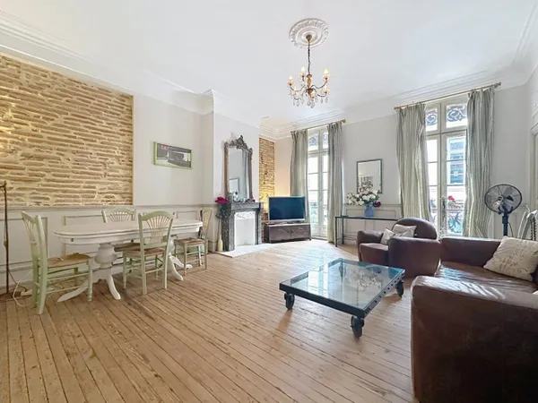 Esquirol, T3 de 105 m² avec terrasse.