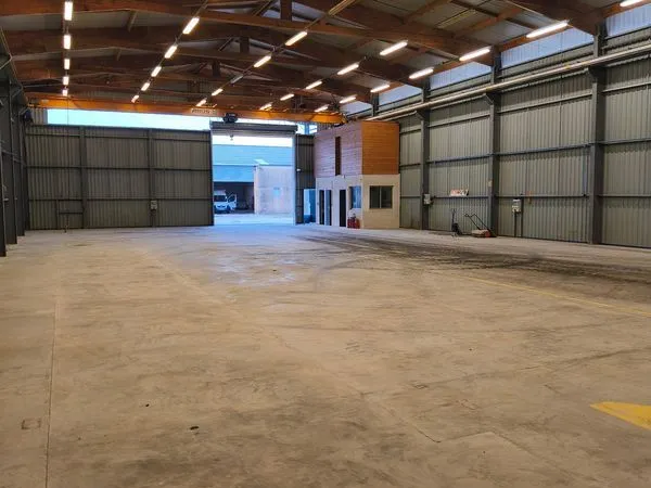 Hangar à louer Remoulins