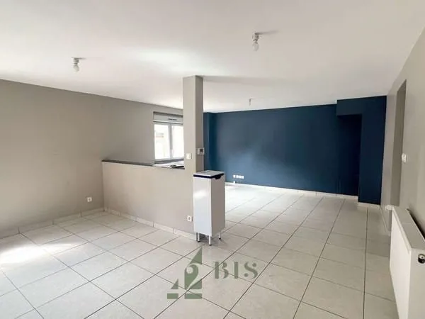 Immeuble de 3 logements avec terrain constructible de 1200 m2