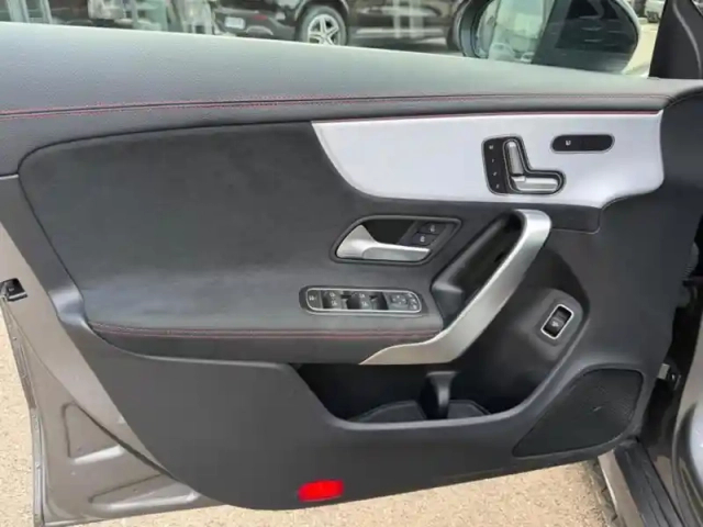 Mercedes Cla 220 d coupé amg line — photo 33