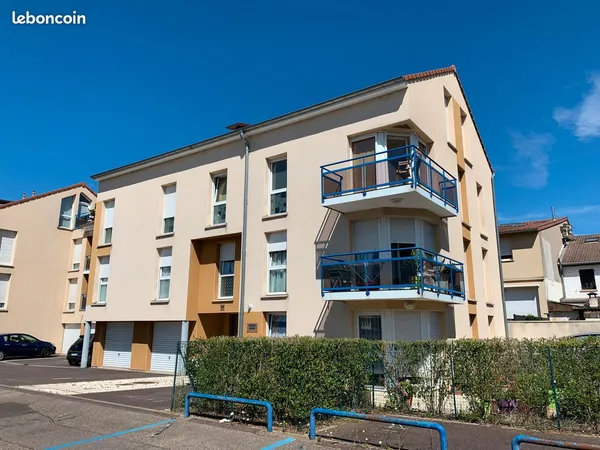 F4 HAGONDANGE CENTRE-10mn GARE, RARE TERRASSE + GARAGE + PKG PRIVE, 74m2 hab/113m2 env. Sol; très lu
