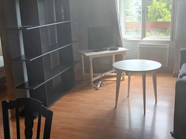 F2 meublé Cherbourg quartier hôpital libre