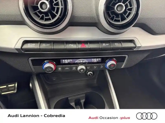 Audi Q2 35 tfsi 150ch s line plus s tronic 7 — photo 13