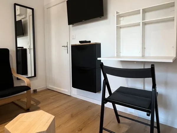 Studio meublé - électricité, fibre et eau incluses