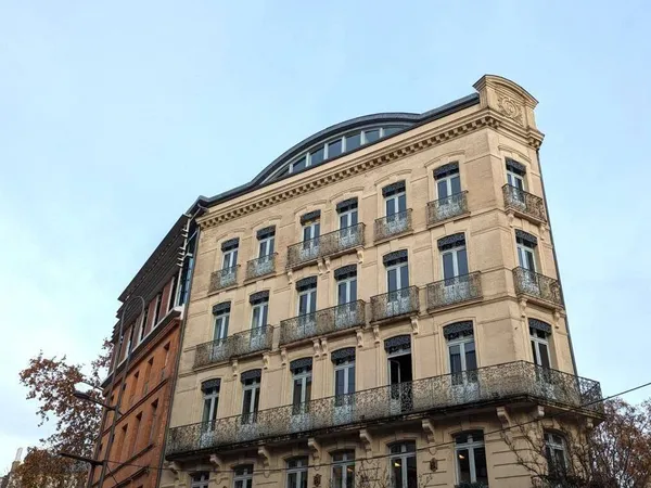 Bureau 411 m²