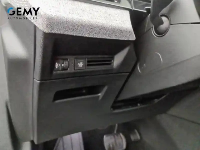 Peugeot 3008 hybrid 136 e-dcs6 — photo 17
