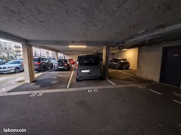 Place de PARKING COUVERTE & SÉCURISÉE - Wattrelos (Parc du Lion)