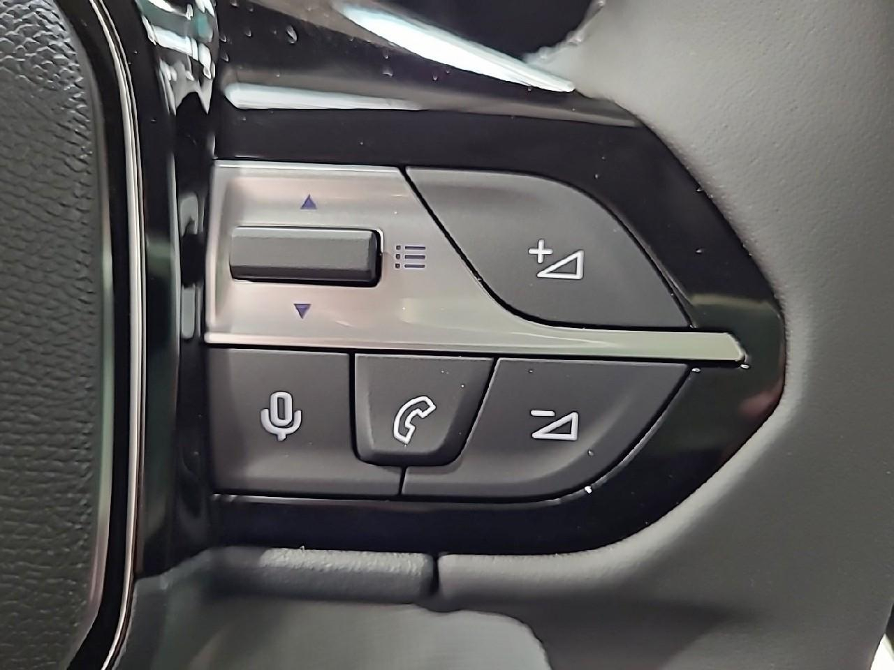 Peugeot 308 phev 180 e-eat8 allure — photo 18