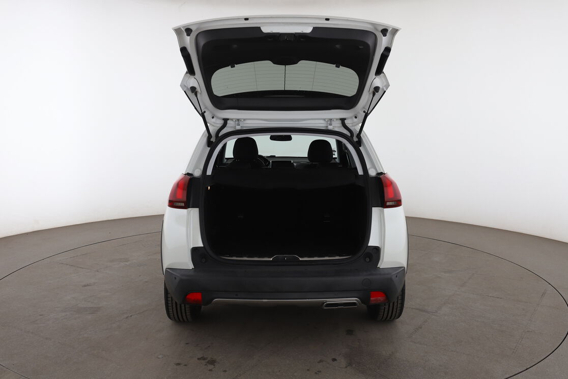 Peugeot 2008 1.2 PureTech GT Line — photo 16