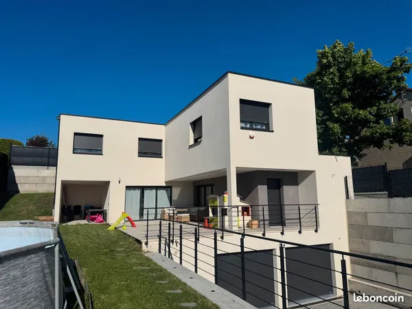VILLA CONTEMPORAINE - 200 m² + GARAGE DE 80 m² - TERRAIN CLOS DE 600 m²