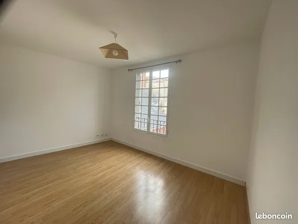 Studio rénové 20 m² - Hyper-centre d'Orléans, Place du Martroi
