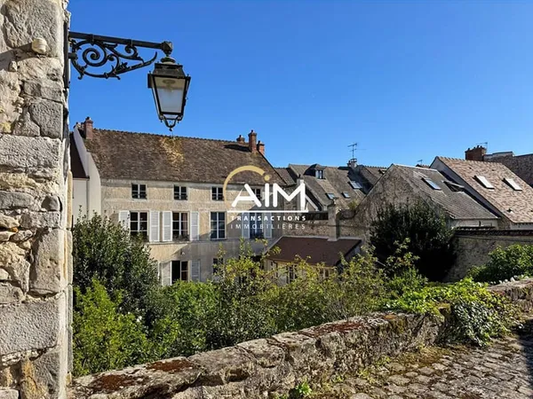 Maison 11 pièces 306 m²