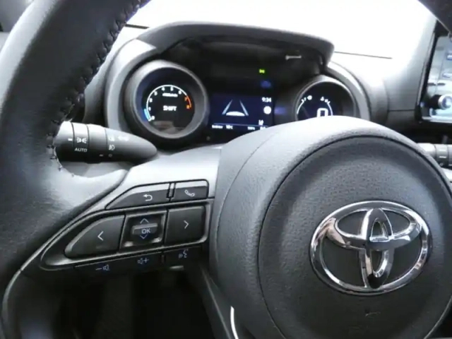 Toyota Yaris 120 vvt-i design — photo 12