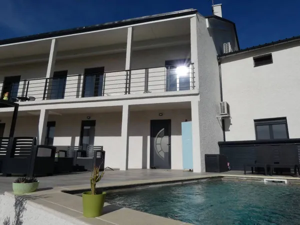 Maison 5 pièces 270 m²