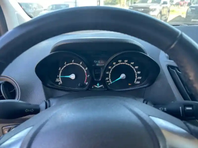 Ford Transit Courier fourgonnette 1.0e 100ch stop&amp;start trend — photo 22