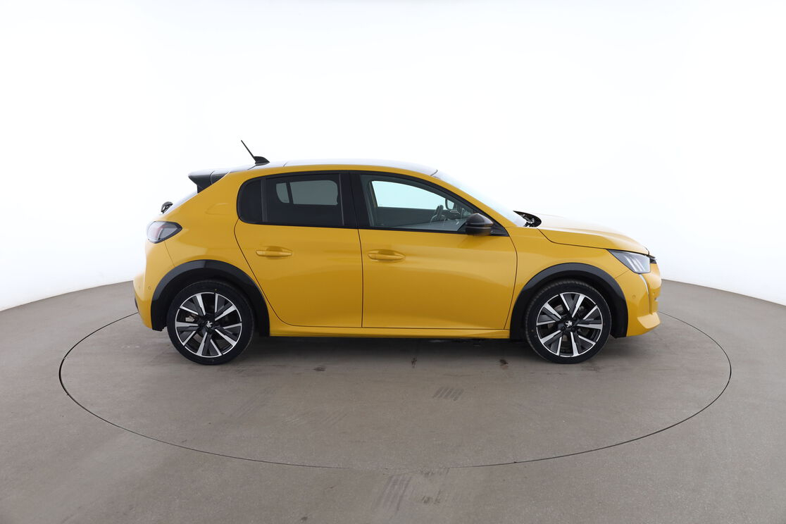 Peugeot 208 1.2 PureTech GT Line EAT8 — photo 6