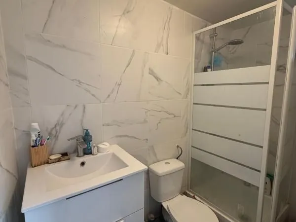 Appartement loué 30 m² - 909 /mois - 9 % brut - métro 7 - sans agence