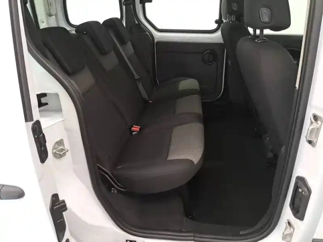 Renault Kangoo blue dci 80 — photo 22
