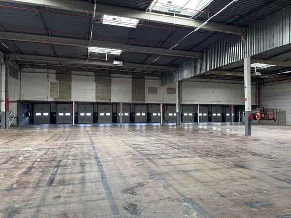 Local d’activité et entrepôt Location Saint-Witz   12063€