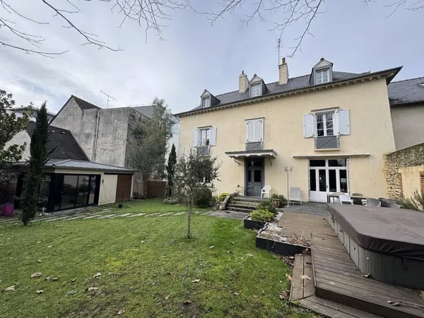 Maison de ville 7 pièces 236 m²