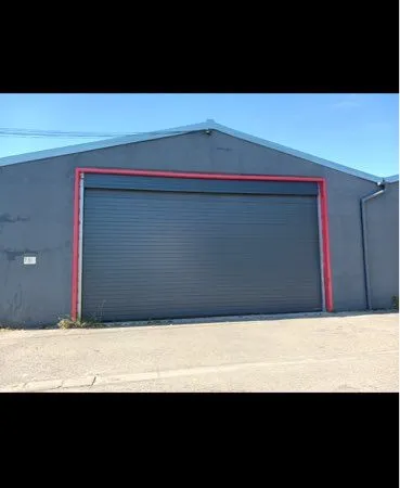 Location de Box de 100 et 200 m carré