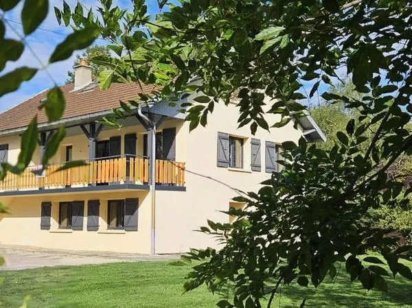 Grande propriété de caractère - 5 chambres + appartement indépendant + ancienne auberge