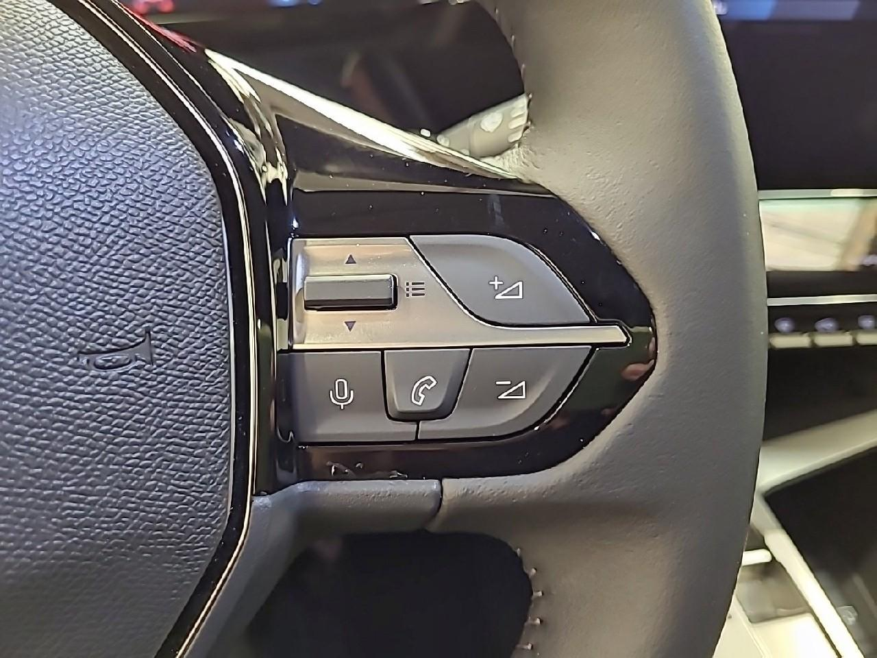 Peugeot 308 hybrid 145 e-dcs6 allure — photo 18