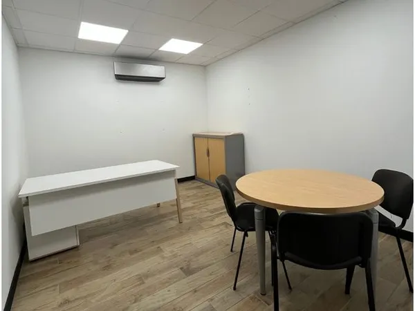 Location de bureau 14 m² Un espace professionnel prêt à vous accueillir