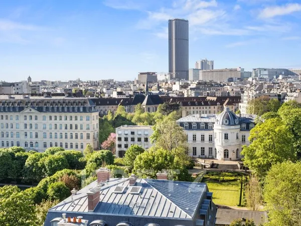 Dernier étage de standing et vues sur monuments