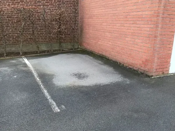 Place de parking à Loos