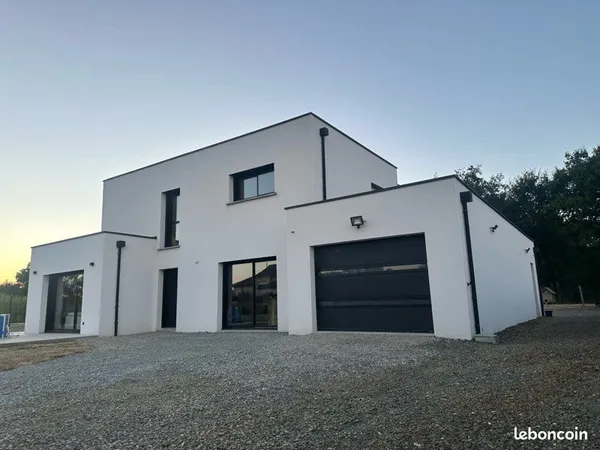 Maison neuve contemporaine 262 m²