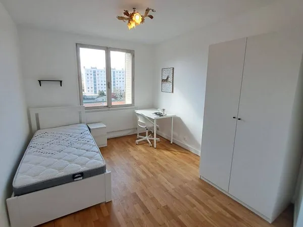 Studio 4 pièces 72 m²