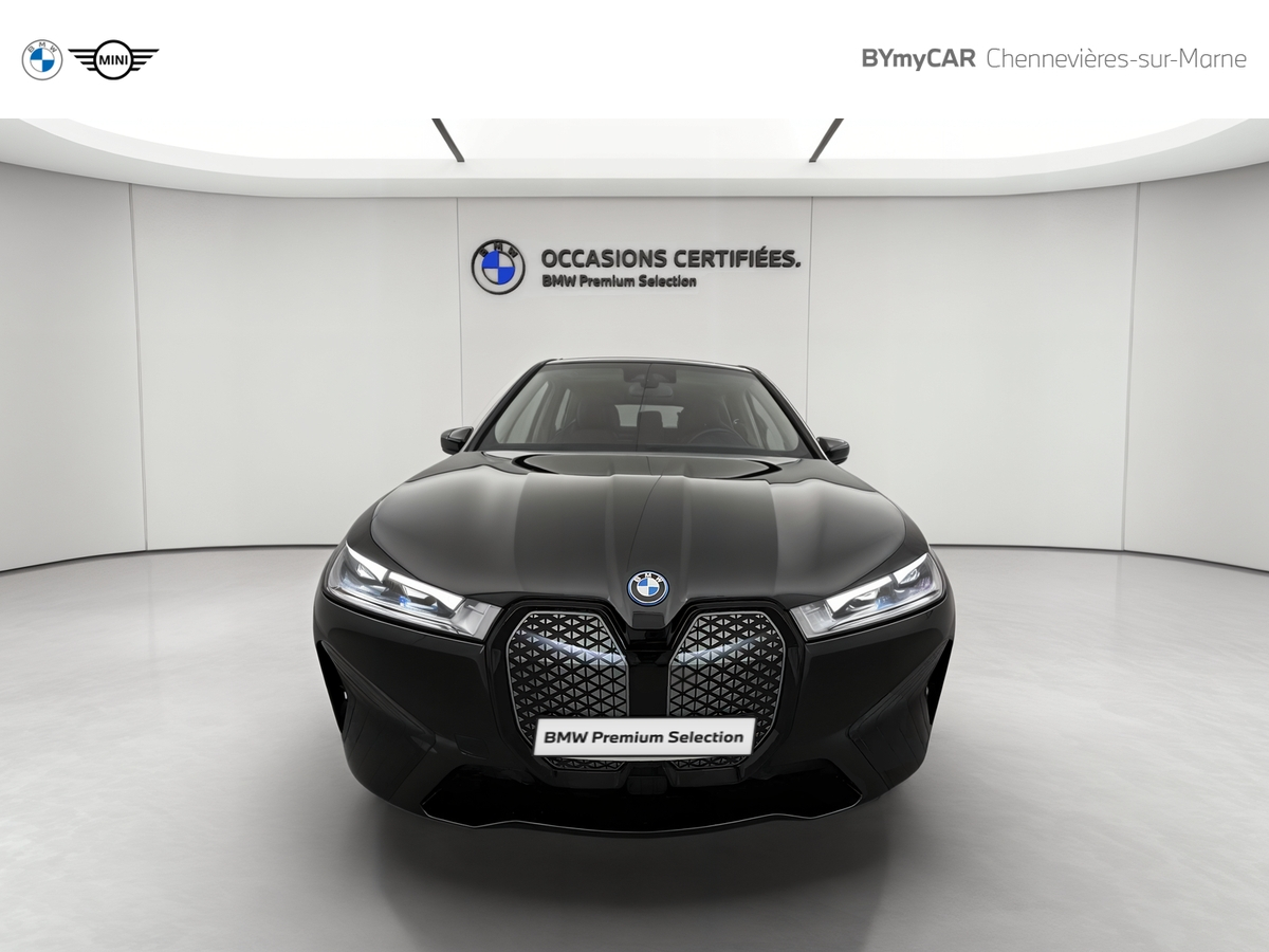 BMW iX xDrive40 326ch — photo 8