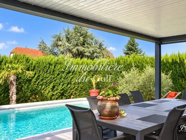 LA SITELLE - Maison T4 de 150m2 - Piscine chauffée - Pergola bioclimatique - Garage - 68110 Illzach